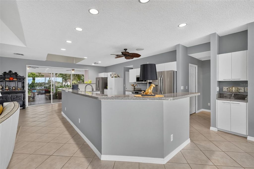 Image 15 of property listing at 5409 ESSEX COURT, Leesburg, FL 34748