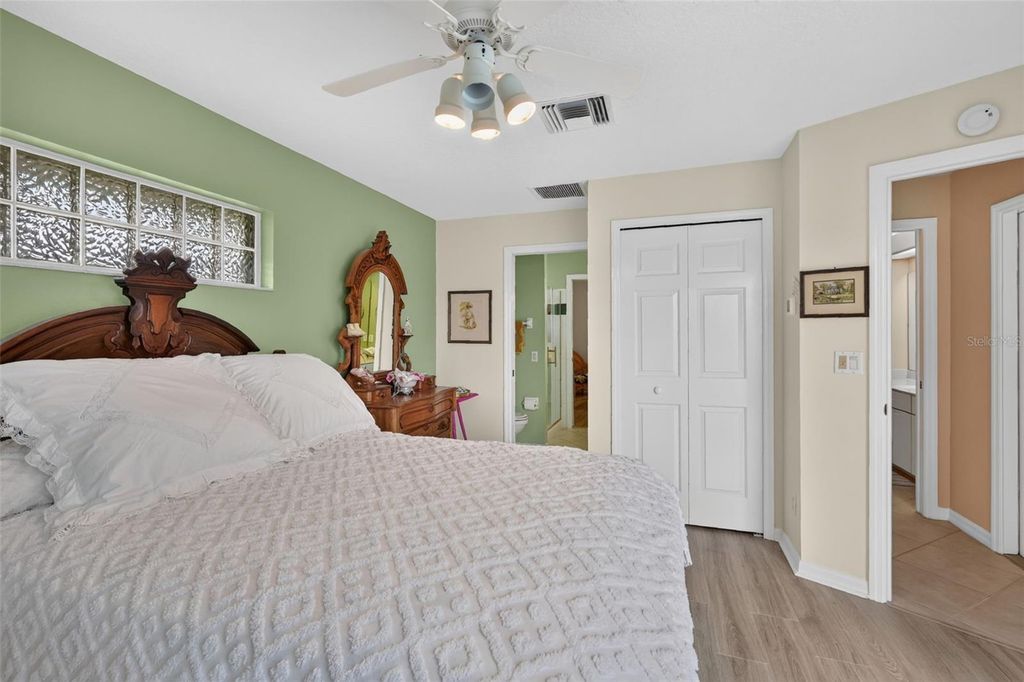 Image 33 of property listing at 5409 ESSEX COURT, Leesburg, FL 34748
