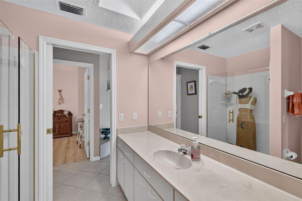 Image 36 of property listing at 5409 ESSEX COURT, Leesburg, FL 34748