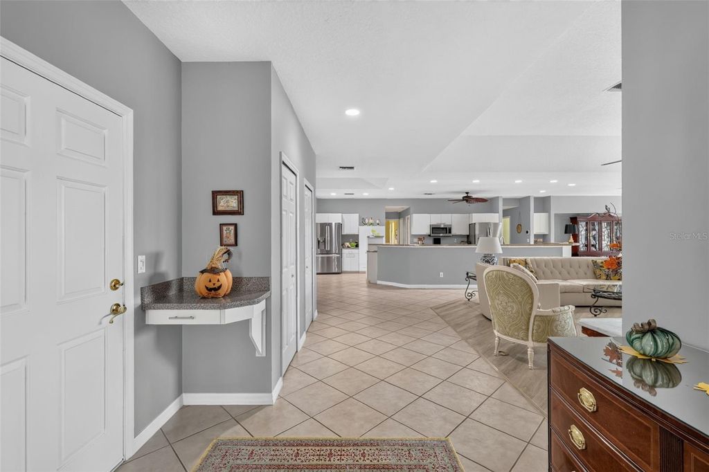 Image 8 of property listing at 5409 ESSEX COURT, Leesburg, FL 34748