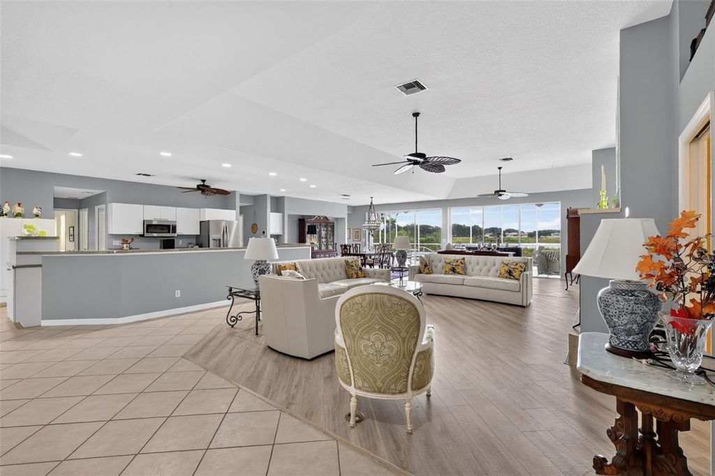 Image 9 of property listing at 5409 ESSEX COURT, Leesburg, FL 34748