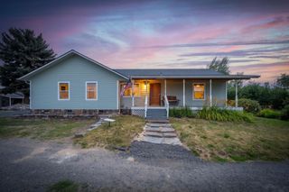 8511 E Hamilton Rd, Chattaroy, WA 99003