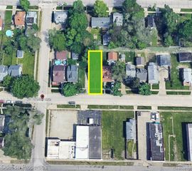 152 W Muir Avenue, Hazel Park, MI 48030