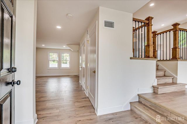 21 Lydia Lane, Edison, NJ 08817