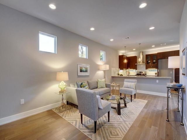 5308 Downs DR 2, Austin, TX 78721