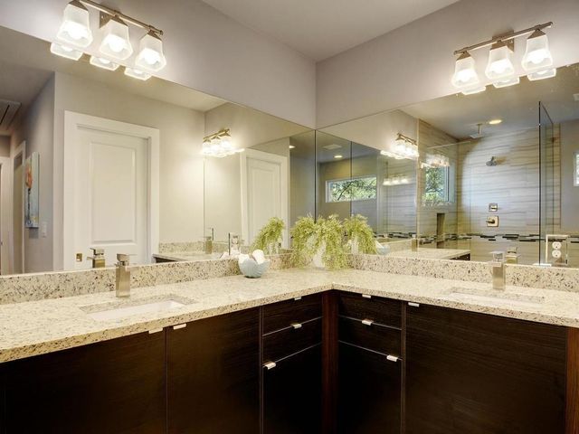 5308 Downs DR 2, Austin, TX 78721