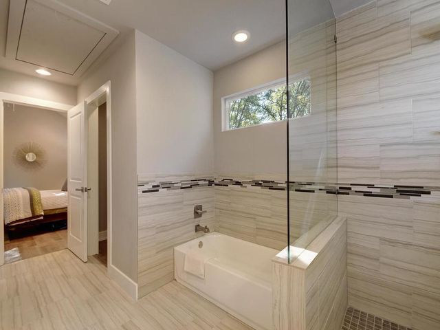 5308 Downs DR 2, Austin, TX 78721
