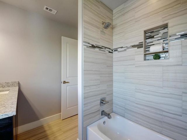 5308 Downs DR 2, Austin, TX 78721
