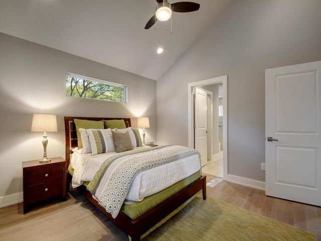 5308 Downs DR 2, Austin, TX 78721