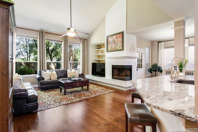6019 Hart Fld, San Antonio, TX 78249