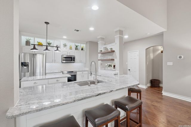 6019 Hart Fld, San Antonio, TX 78249