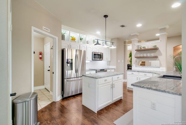 6019 Hart Fld, San Antonio, TX 78249
