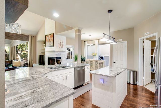 6019 Hart Fld, San Antonio, TX 78249
