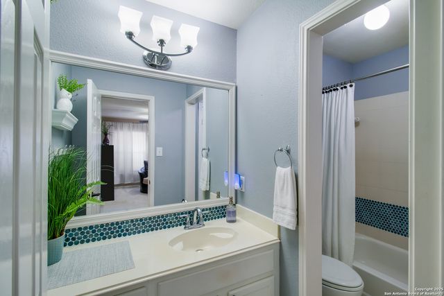 6019 Hart Fld, San Antonio, TX 78249