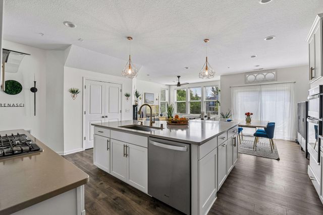 5981 Walnut Grove Lane N, Plymouth, MN 55446