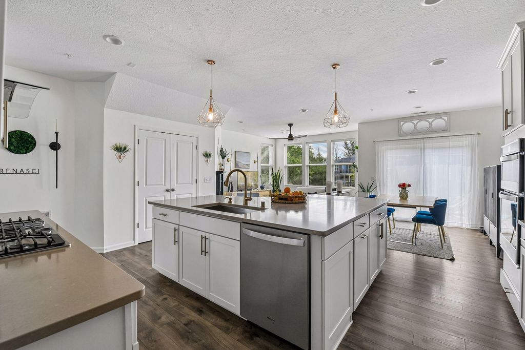5981 Walnut Grove Lane N, Plymouth, MN 55446 — photo 2