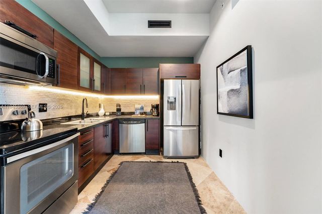 3250 Grand Avenue 306, Miami, FL 33133