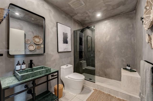 3250 Grand Avenue 306, Miami, FL 33133