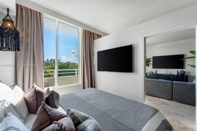 3250 Grand Avenue 306, Miami, FL 33133