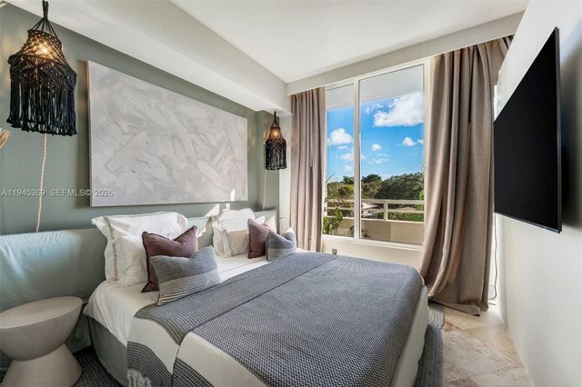 3250 Grand Avenue 306, Miami, FL 33133