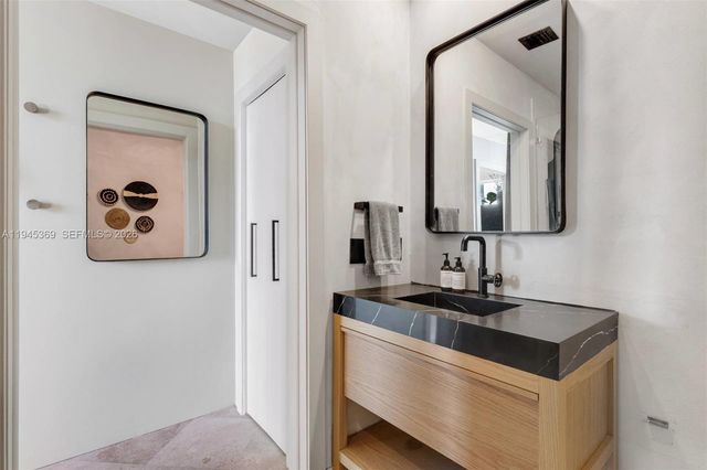 3250 Grand Avenue 306, Miami, FL 33133