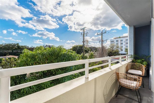 3250 Grand Avenue 306, Miami, FL 33133