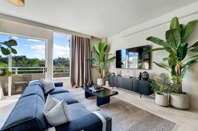 3250 Grand Avenue 306, Miami, FL 33133