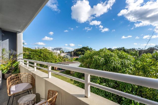 3250 Grand Avenue 306, Miami, FL 33133