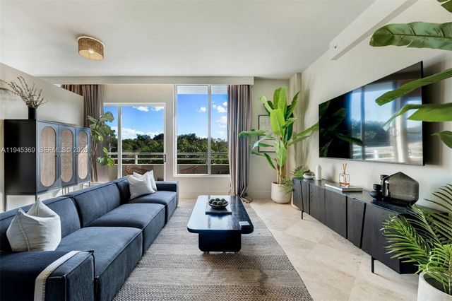 3250 Grand Avenue 306, Miami, FL 33133