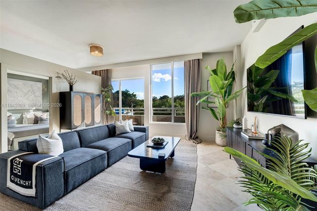 3250 Grand Avenue 306, Miami, FL 33133