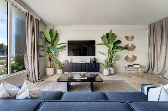 3250 Grand Avenue 306, Miami, FL 33133