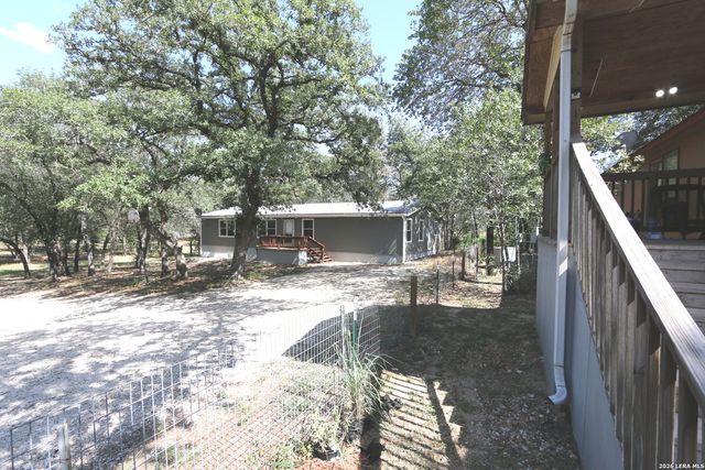 76 & 76 B POST OAK RD, La Vernia, TX 78121