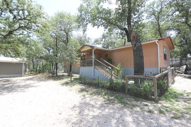 76 & 76 B POST OAK RD, La Vernia, TX 78121