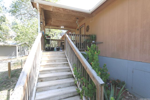 76 & 76 B POST OAK RD, La Vernia, TX 78121