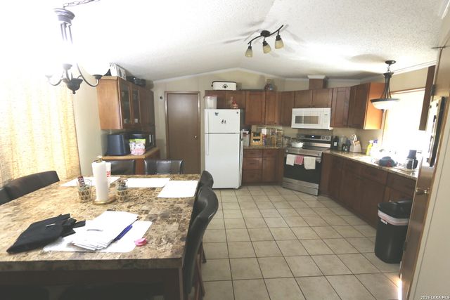 76 & 76 B POST OAK RD, La Vernia, TX 78121