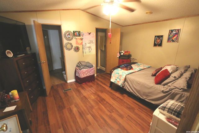 76 & 76 B POST OAK RD, La Vernia, TX 78121