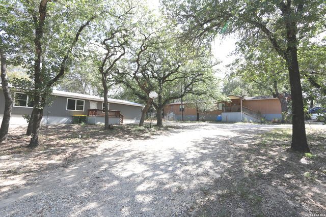 76 & 76 B POST OAK RD, La Vernia, TX 78121