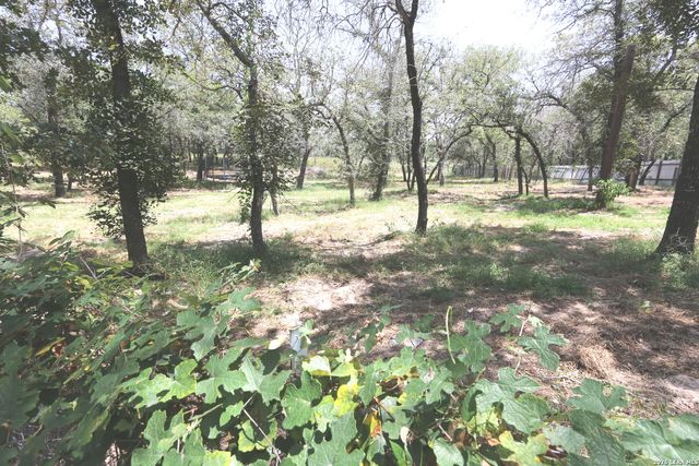 76 & 76 B POST OAK RD, La Vernia, TX 78121