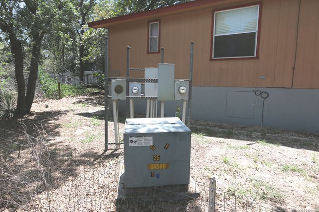 76 & 76 B POST OAK RD, La Vernia, TX 78121