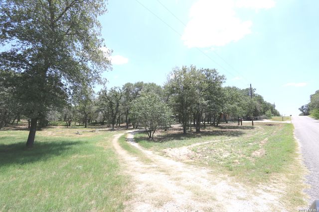 76 & 76 B POST OAK RD, La Vernia, TX 78121