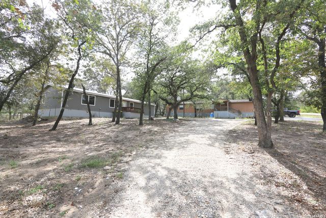 76 & 76 B POST OAK RD, La Vernia, TX 78121