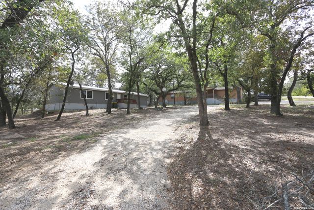 76 & 76 B POST OAK RD, La Vernia, TX 78121