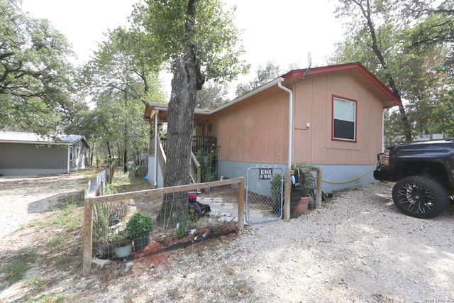 76 & 76 B POST OAK RD, La Vernia, TX 78121