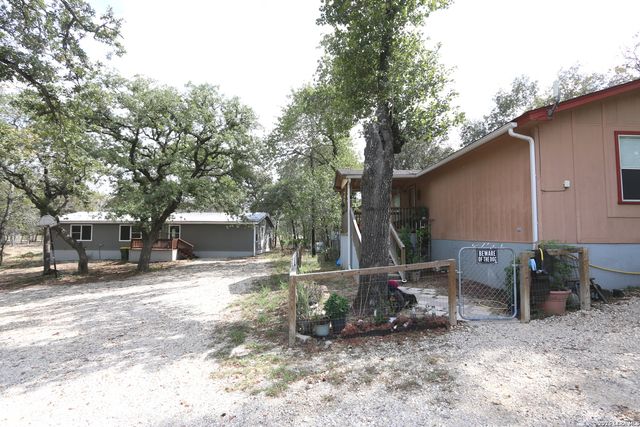 76 & 76 B POST OAK RD, La Vernia, TX 78121
