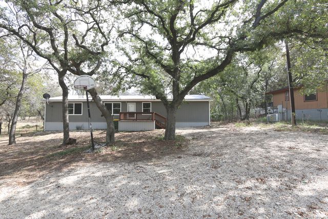76 & 76 B POST OAK RD, La Vernia, TX 78121