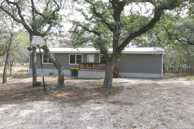 76 & 76 B POST OAK RD, La Vernia, TX 78121