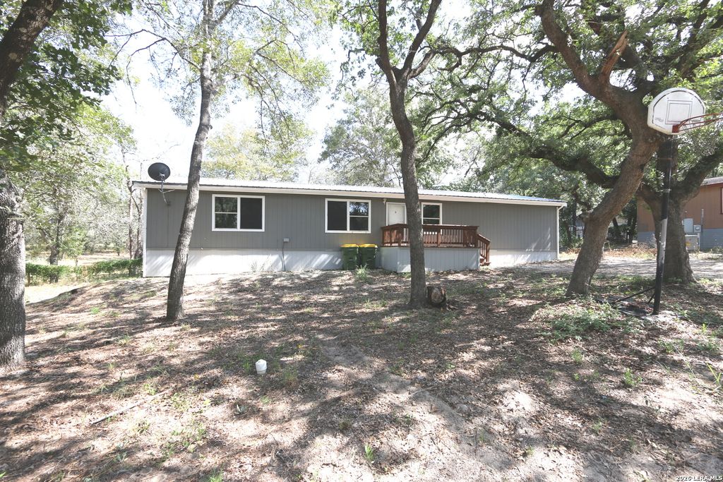 76 & 76 B POST OAK RD, La Vernia, TX 78121