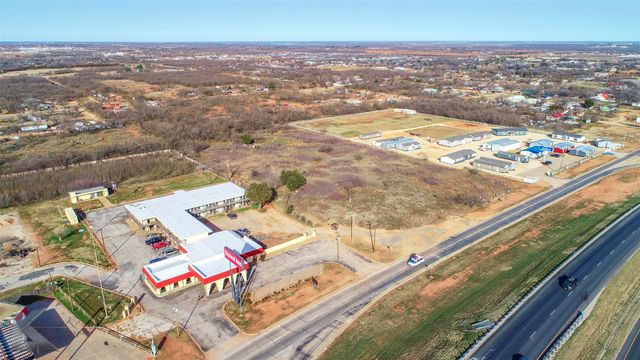 2166 W Overland Trail, Abilene, TX 79603