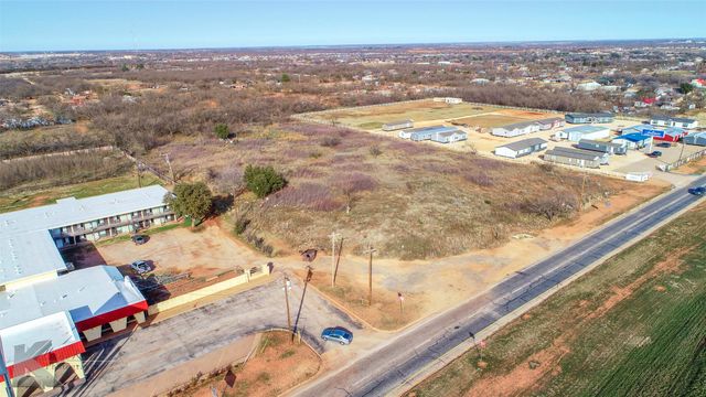 2166 W Overland Trail, Abilene, TX 79603