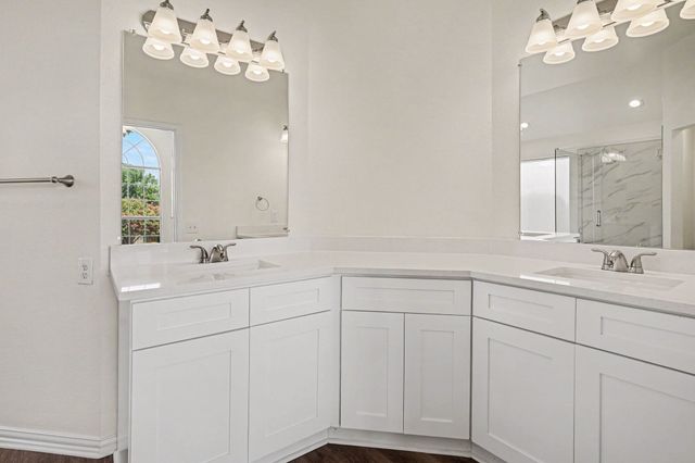 1125 Highland Station Drive, Saginaw, TX 76131